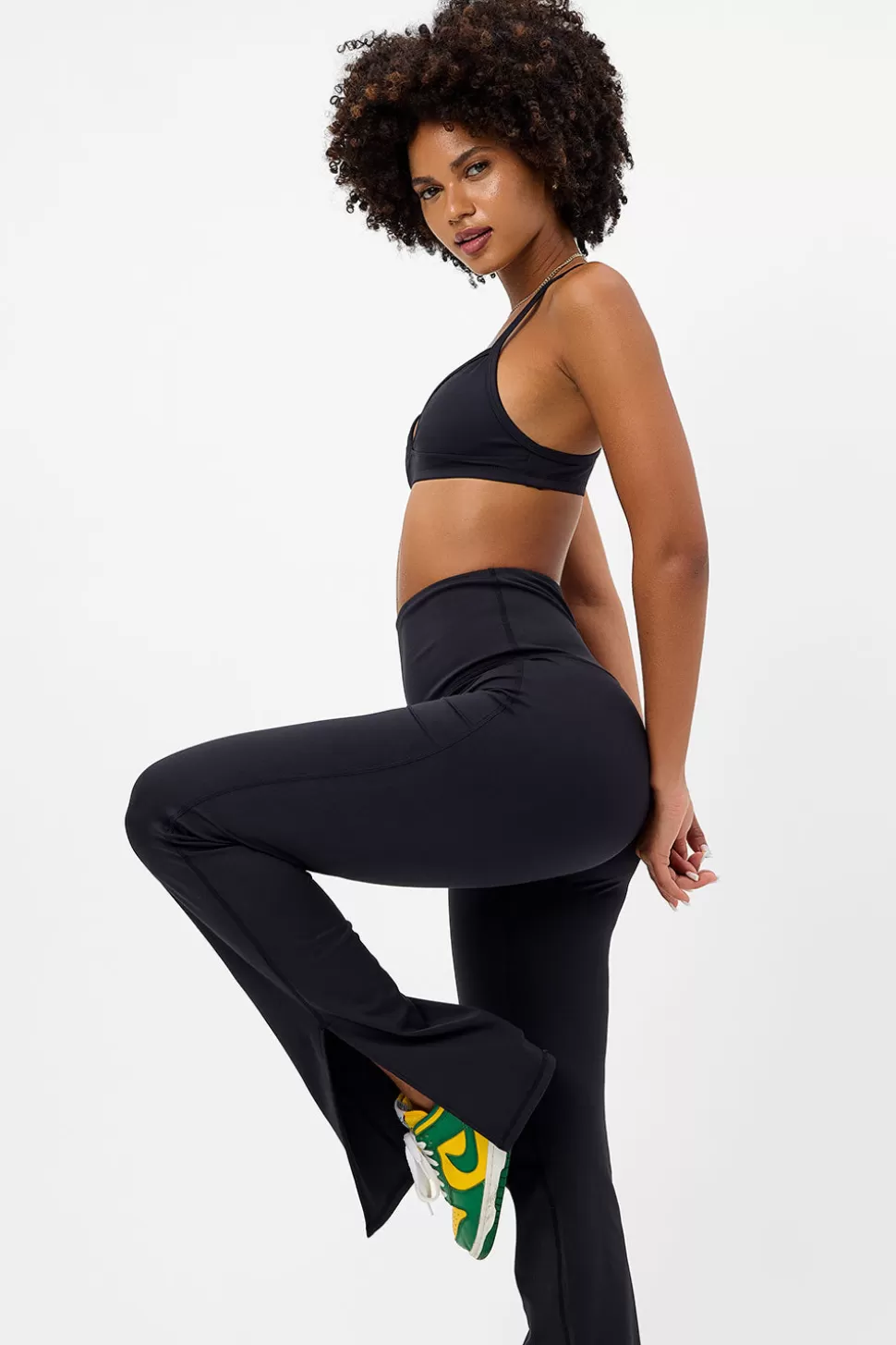 Frankies Bikinis Active>Zippy Flare Legging Black